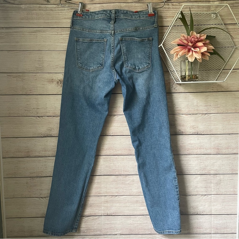 Universal Thread Straight Jeans - Picture 3 of 3
